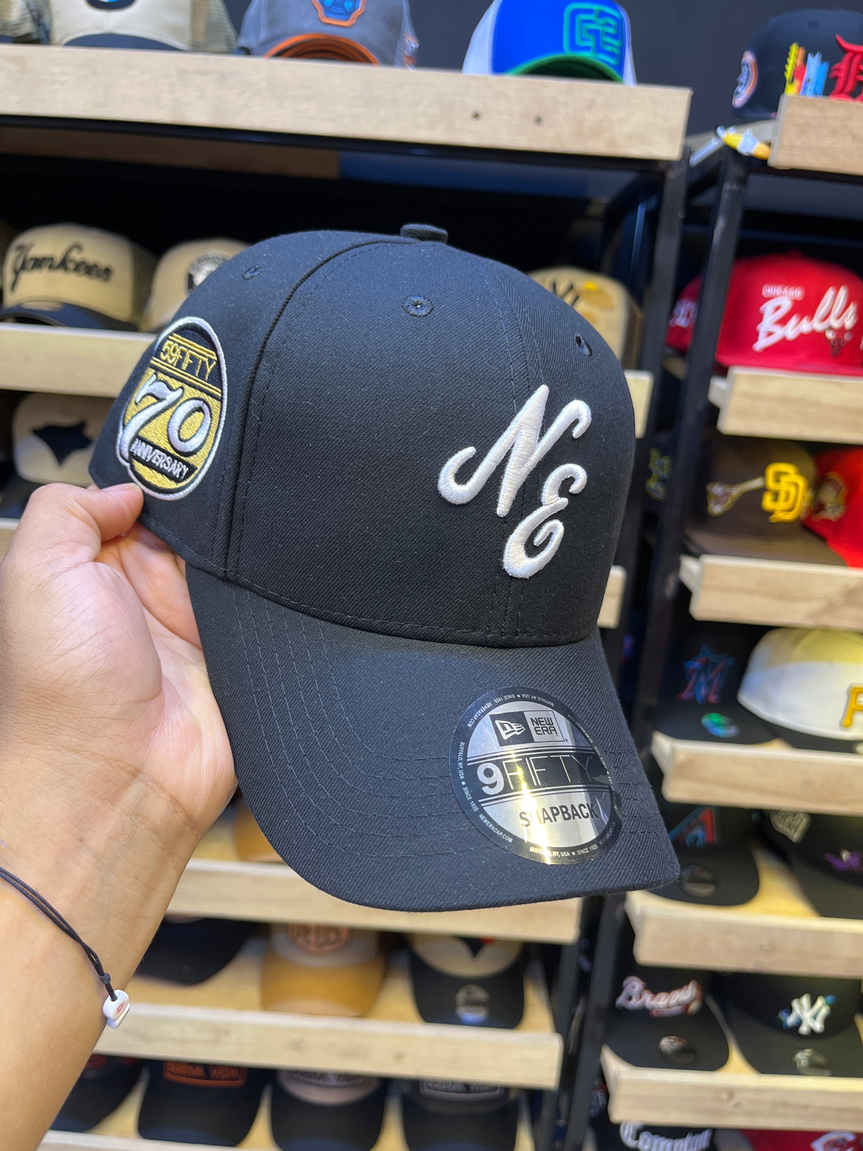 NEW ERA 70TH ANIVERSARIO