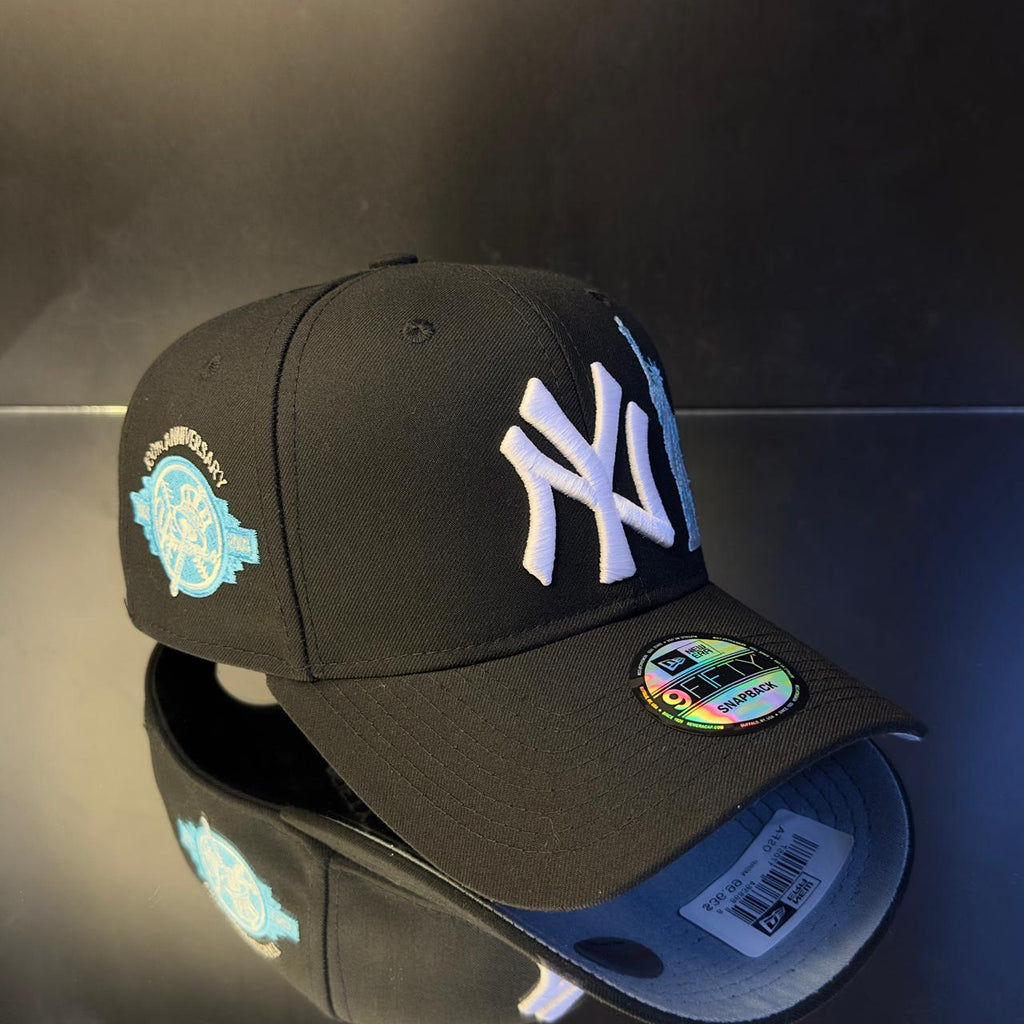NY YANKEES ESTATUA DE LA LIBERTAD