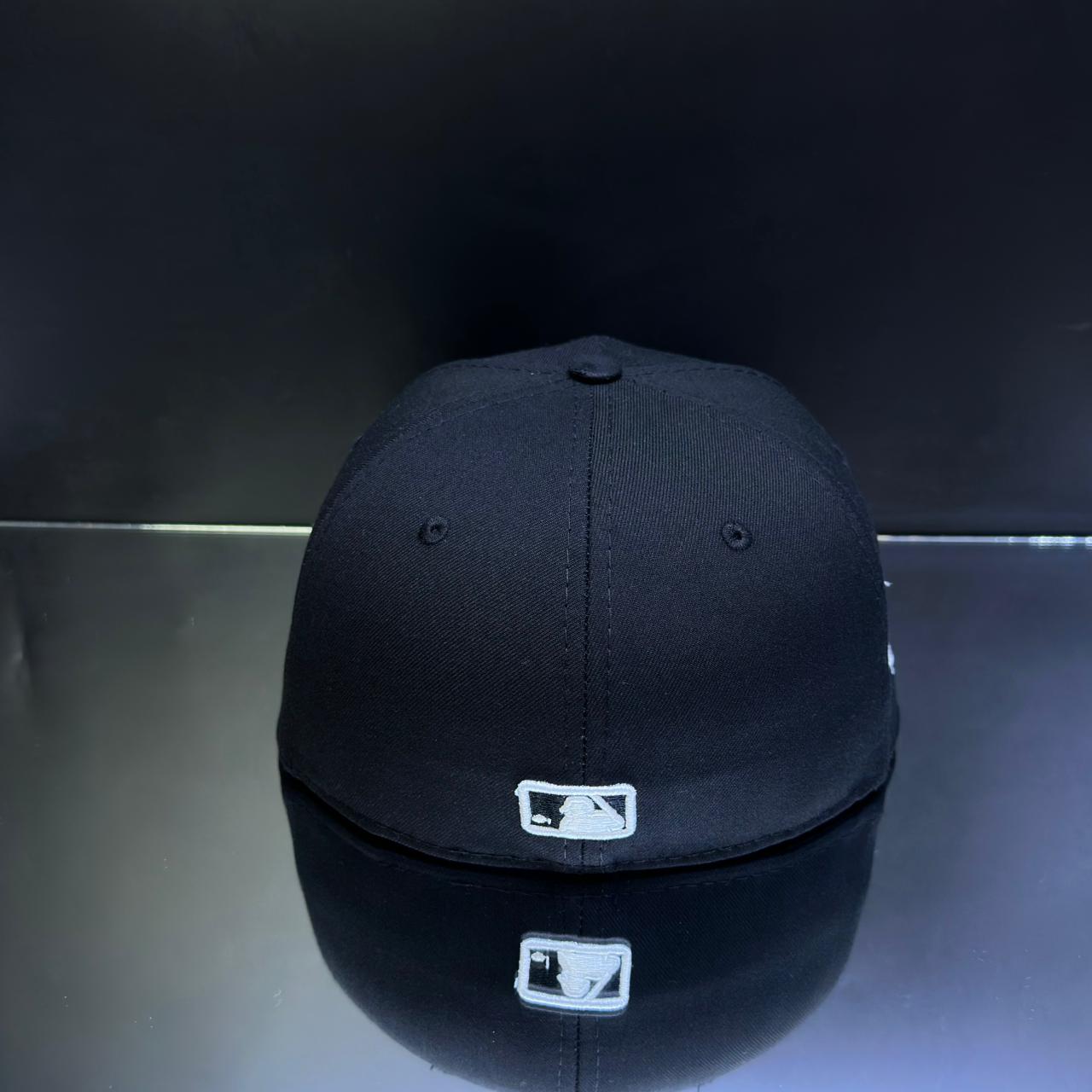 NY YANKEES NEGRO\BLANCO TALLA 7 3\8