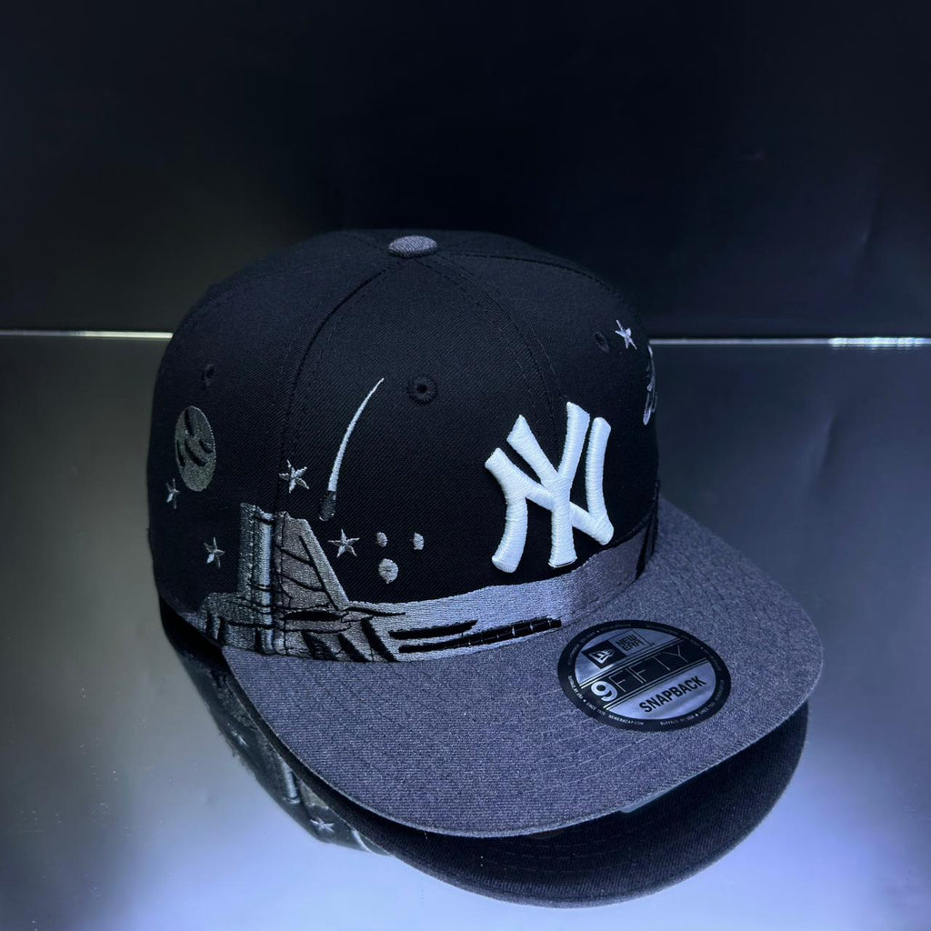 NY YANKEES PLANETA\NEGRO\BLANCO\PLOMO