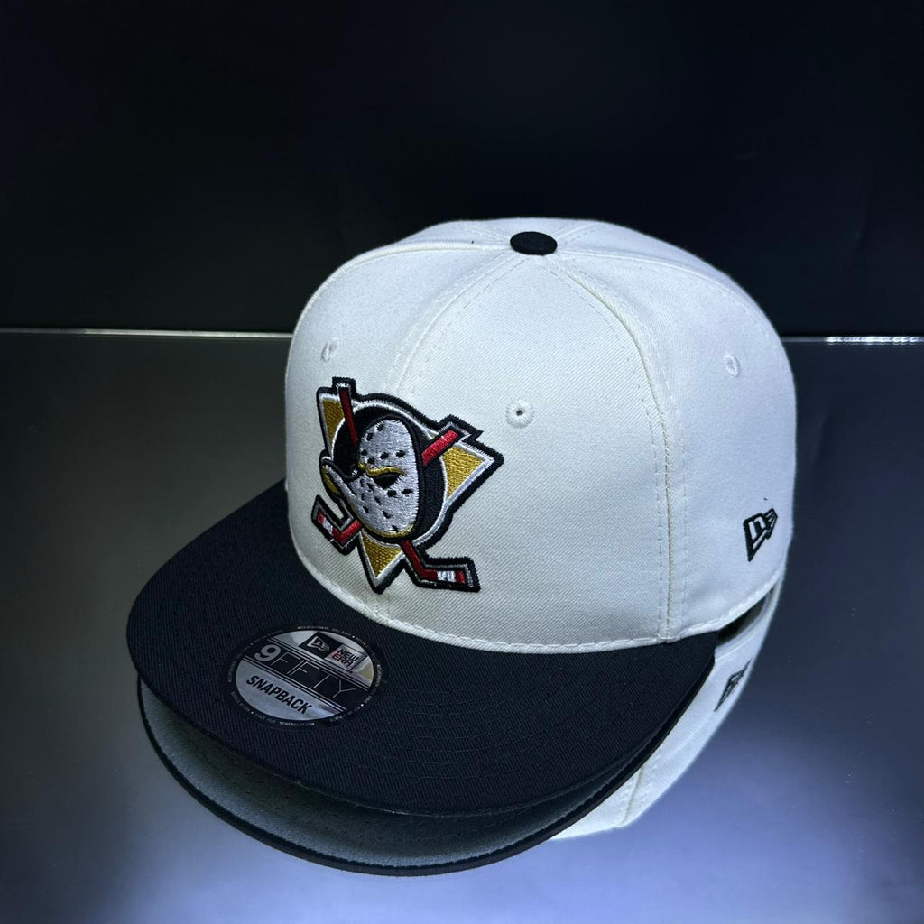 DUDS CREMA \NEGRO