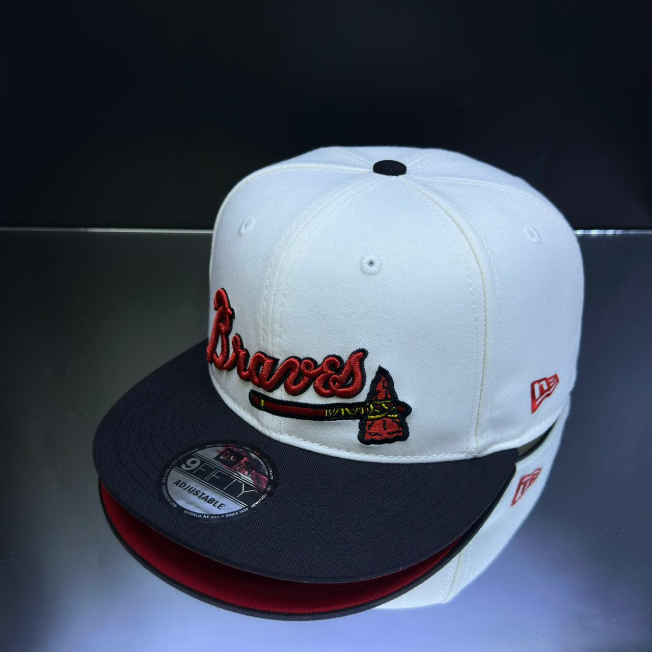 BRAVES CREMA\NEGRO\ROJO