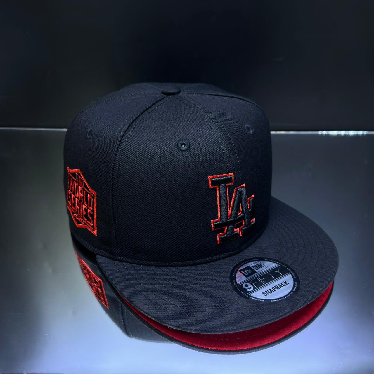 LOS ANGELES NEGRO BORDE ROJO