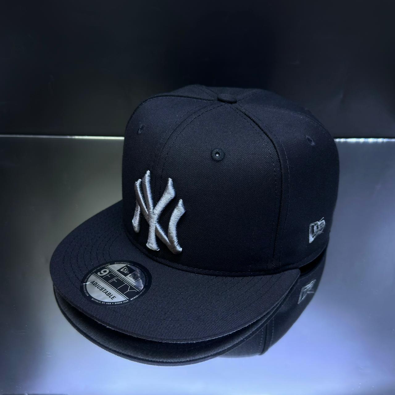 NY YANKEES NEGRO\PLOMO RATA