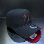 NY YANKEES NEGRO\BORDE ROJO