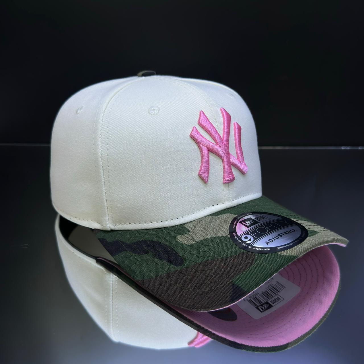 NY YANKEES\CAMUFLAJEADO\CREMA\ROSA