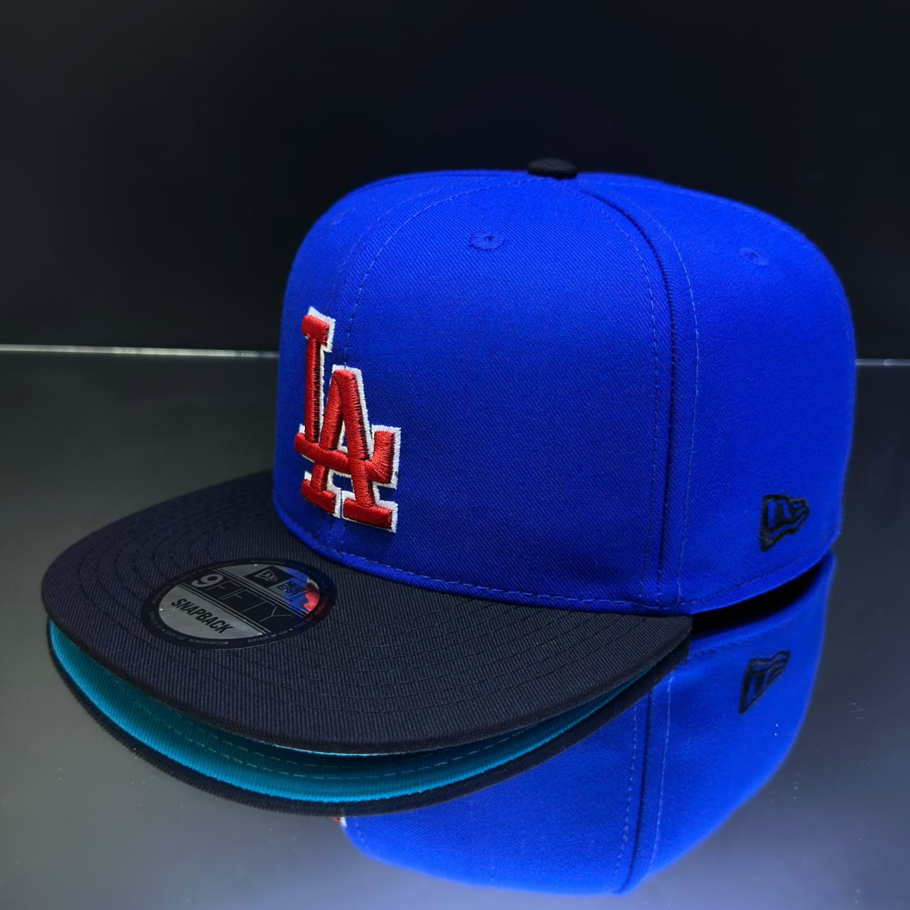 LOS ANGELES AZULINO\NEGRO\ ROJO BORDE BLANCO