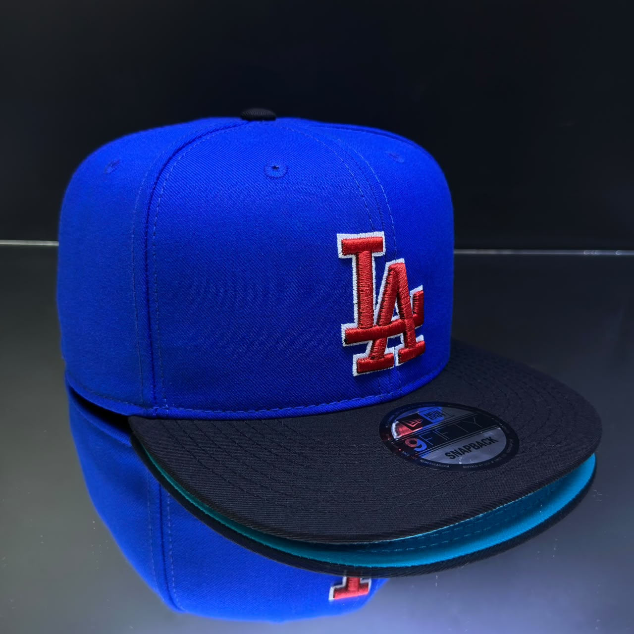 LOS ANGELES AZULINO\NEGRO\ ROJO BORDE BLANCO