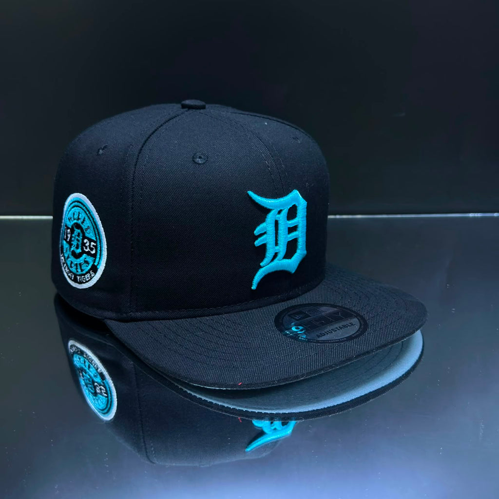 DETROIT / NEGRO CELESTE