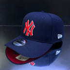 NY YANKEES AZUL MARINO ROJO \BORDE BLANCO